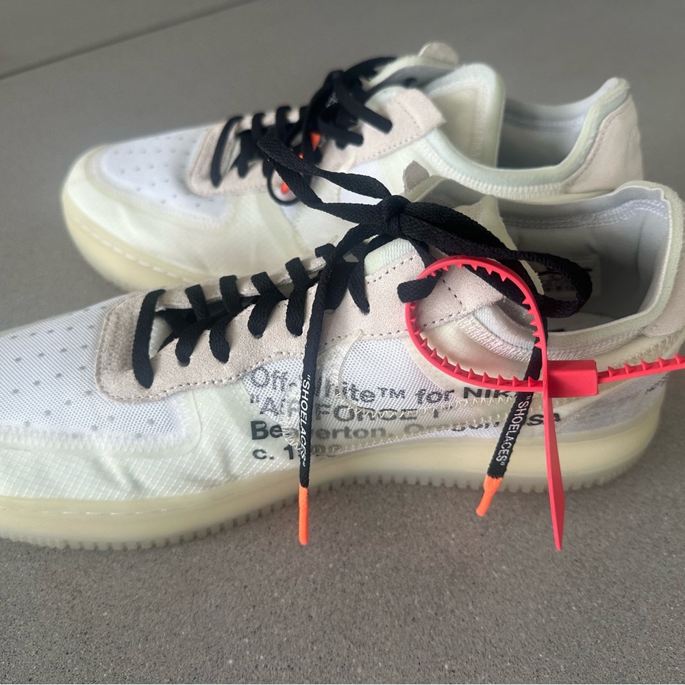 Off-white Nike men’s sneakers, worn once